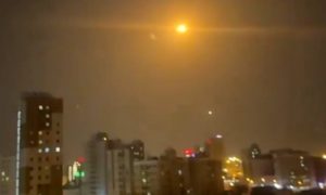 Iran bắn tên lửa vào Bahrain Kuwait Mỹ không kích đáp trả