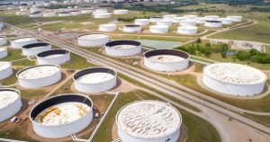Kho dự trữ dầu thô của Mỹ giảm 10 tuần liên tiếp, xuống mức thấp nhất hơn 40 năm
