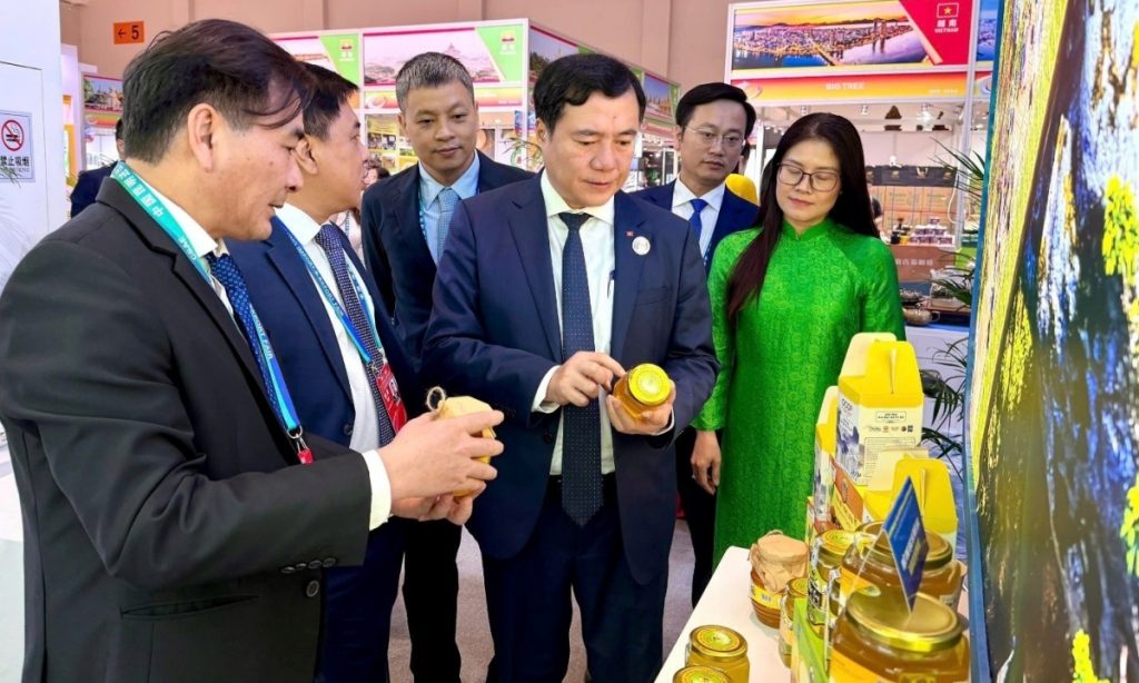 70 doanh nghiệp Việt tìm hiểu cơ hội xuất khẩu tại Hội chợ Trung Quốc Nam Á缩略图 70 doanh nghiệp Việt tìm hiểu cơ hội xuất khẩu tại Hội chợ Trung Quốc Nam Á