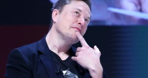Một kỷ lục mới của thế giới sẽ được Elon Musk lập nên vào ngày mai: Trở thành tỷ phú nghìn tỷ USD đầu tiên