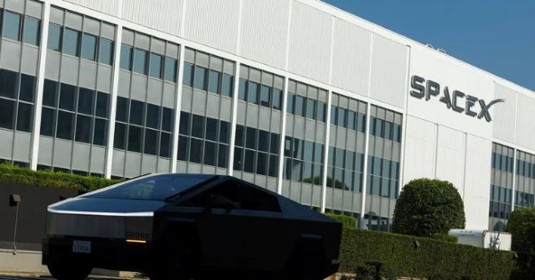 Elon Musk có thể hợp nhất SpaceX - Tesla, tạo siêu tập đoàn trị giá 4.000 tỷ USD