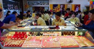 Nhập khẩu đá quý, kim loại quý tăng gần 300%