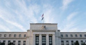 Goldman Sachs: Fed sẽ 'đóng băng' lãi suất hết năm 2026