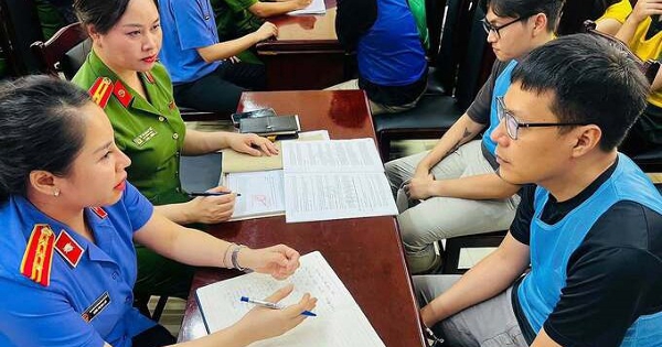Chủ doanh nghiệp và nhân viên sale bị cáo buộc lừa đảo hợp đồng kỳ nghỉ: Hầu hết là trình độ cử nhân, có giám đốc sinh năm 2000