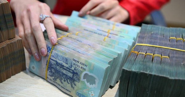 Ngân hàng đua phát hành trái phiếu lãi suất trên 8,3%