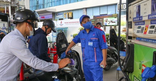 Đề xuất tiếp tục giảm thuế môi trường, VAT với xăng dầu đến 30/9