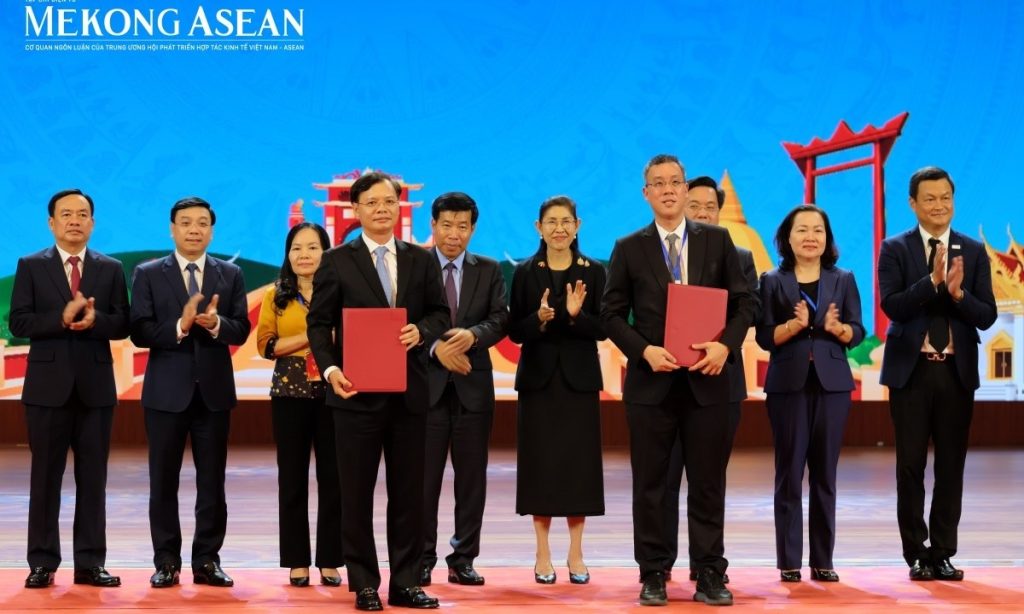 CP Group Central Retail MM Mega Market và Amata ký loạt thỏa thuận tại Phú Thọ