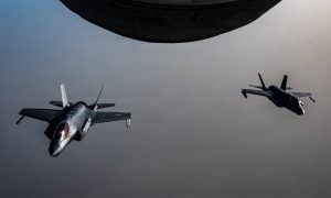 Mỹ tiếp tục bắn hạ UAV Iran ở Eo biển Hormuz Tehran cảnh báo