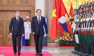 Thủ tướng Lê Minh Hưng chủ trì lễ đón chính thức Thủ tướng Lào