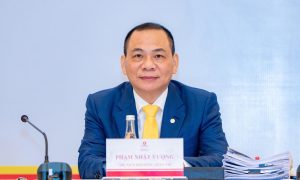 Tỷ phú Phạm Nhật Vượng rời ghế tổng giám đốc VinFast