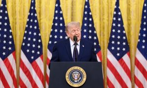 Ông Trump vạch lằn ranh đỏ trong xung đột với Iran
