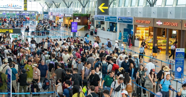 Giá vé máy bay giảm mạnh khi giá dầu rớt xuống 70 USD/thùng nhưng vẫn chưa về lại mức cũ