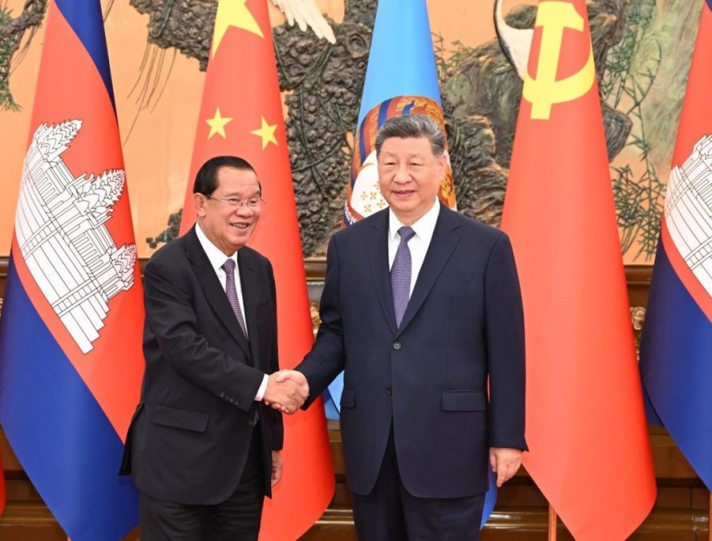 Ông Hun Sen hội đàm với Chủ tịch Trung Quốc Tập Cận Bình