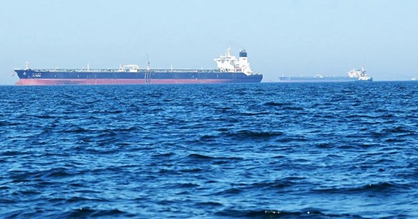 Mỹ - Iran đồng ý ngừng tấn công, chuẩn bị đàm phán về Hormuz trong tuần này