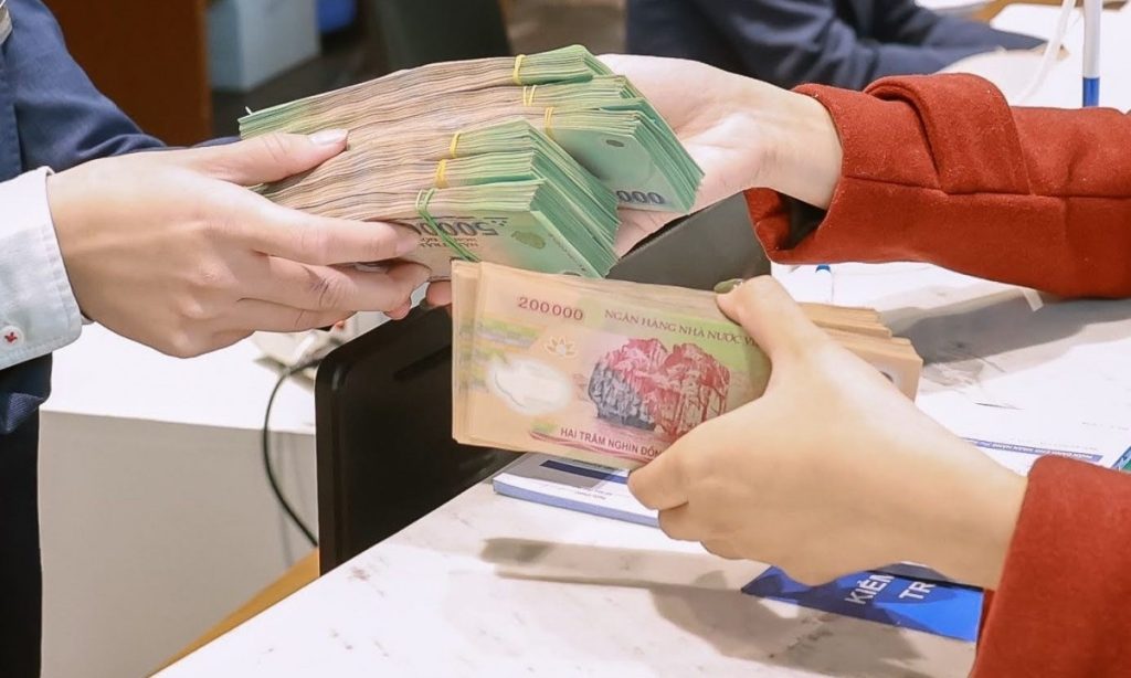 Dòng tiền ngân hàng Người dân tăng gửi doanh nghiệp giảm giữ tiền