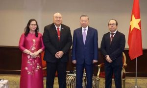 Tổng Bí thư Chủ tịch nước tiếp một số tổ chức và doanh nghiệp tại Philippines