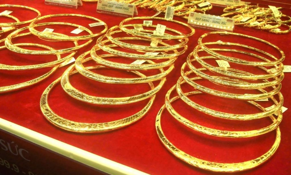 Giá vàng giữ đà ổn định vẫn thấp hơn đầu tuần缩略图 Giá vàng giữ đà ổn định vẫn thấp hơn đầu tuần