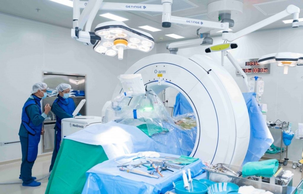 Bác sĩ nói về tương lai của ngoại khoa trong kỷ nguyên robot缩略图 Bác sĩ nói về tương lai của ngoại khoa trong kỷ nguyên robot