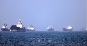 Hành lang hàng hải tạm thời giúp nối lại vận tải qua eo biển Hormuz