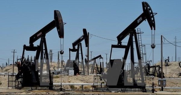 Sản lượng dầu OPEC tăng mạnh sau lệnh ngừng bắn Mỹ - Iran