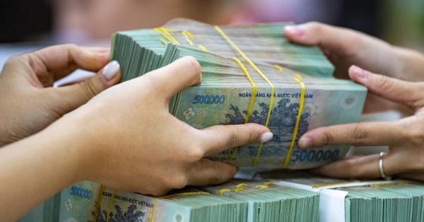 Các ngân hàng đang niêm yết lãi suất tiết kiệm kỳ hạn 1 năm ra sao?