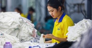 Bộ Nội vụ: Lương tối thiểu đề xuất 7,8% 'cao hơn mức sống tối thiểu'