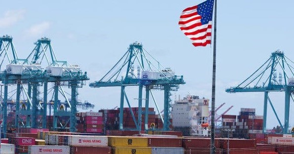 Doanh nghiệp Mỹ tức tốc kiện thuế quan mới của ông Trump