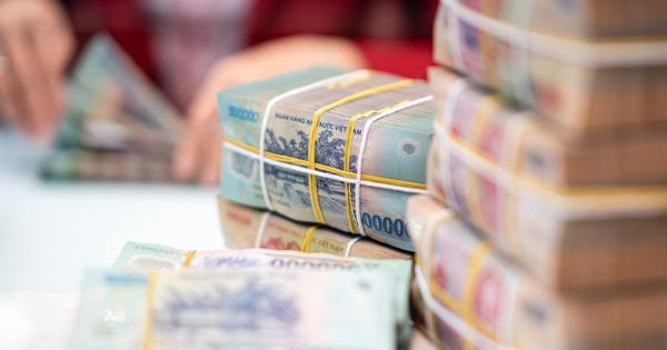 Lãi suất chứng chỉ tiền gửi thêm 'nóng': Kỳ hạn 1 tháng lên 7,3%/năm, 6 tháng lên tới 9%/năm