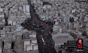 Hàng triệu người tiễn linh cữu cố Lãnh tụ Tối cao Iran Khamenei