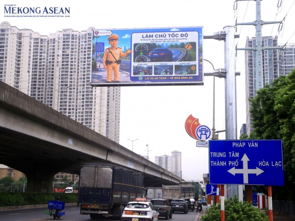 Hà Nội vận hành 36 màn hình LED cảnh báo giao thông theo thời gian thực缩略图 Hà Nội vận hành 36 màn hình LED cảnh báo giao thông theo thời gian thực