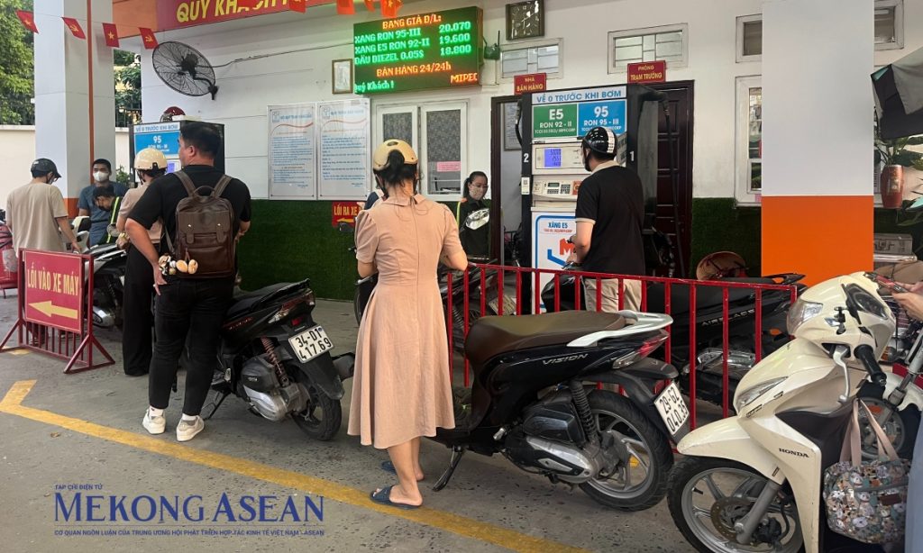 Giá xăng dầu trong nước được điều chỉnh từ chiều 16 7