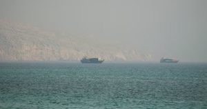 Iran đóng cửa Eo biển Hormuz
