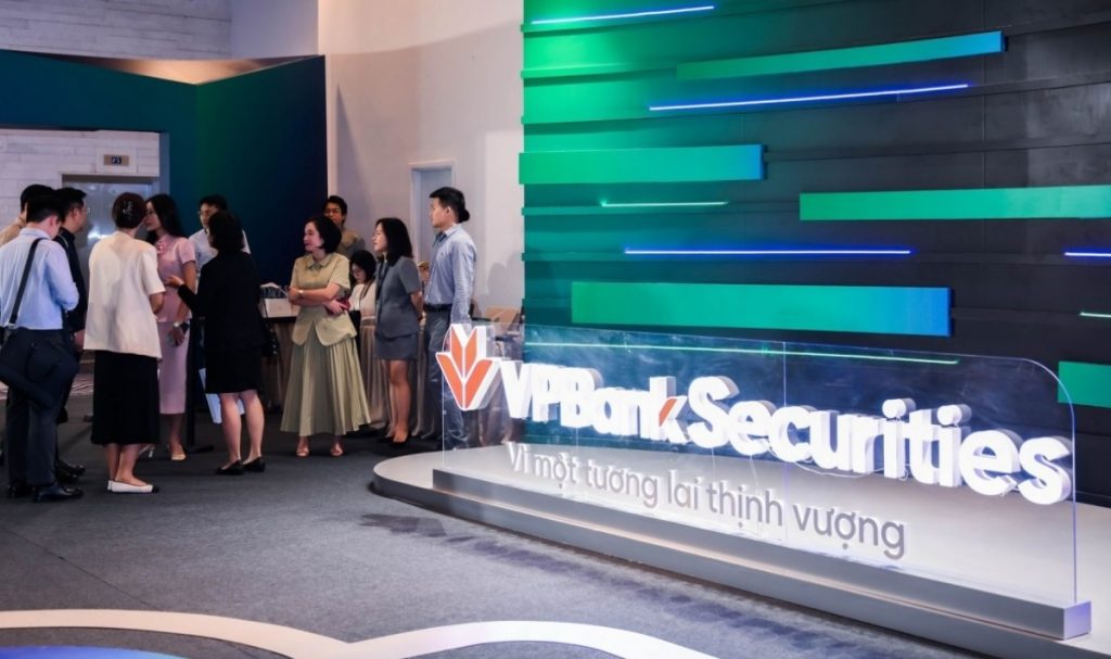 VPBankS báo lãi quý 2 tăng mạnh rót hơn 18 000 tỷ đồng vào trái phiếu缩略图 VPBankS báo lãi quý 2 tăng mạnh rót hơn 18 000 tỷ đồng vào trái phiếu