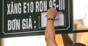 Giá xăng tăng, dầu giữ nguyên