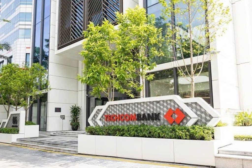 Techcombank chia cổ tức bằng cổ phiếu để tăng vốn dẫn đầu nhóm ngân hàng tư nhân