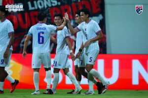 Thái Lan thắng áp đảo Singapore rộng cửa vào Chung kết ASEAN Cup