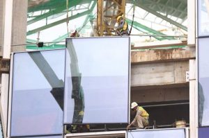 Hơn 9 500 tấm kính cường lực phủ kín nhà ga T2 sân bay Phú Quốc