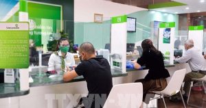 Huy động vốn dài hạn sôi động, lãi suất tiết kiệm biến động cục bộ