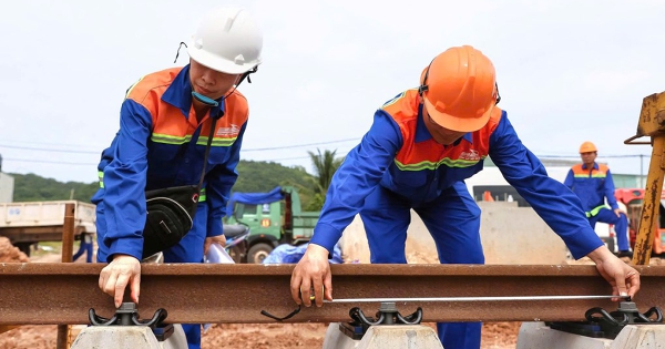Tàu điện Phú Quốc chạy tối đa 100 km/h, chở 4.500 khách mỗi giờ