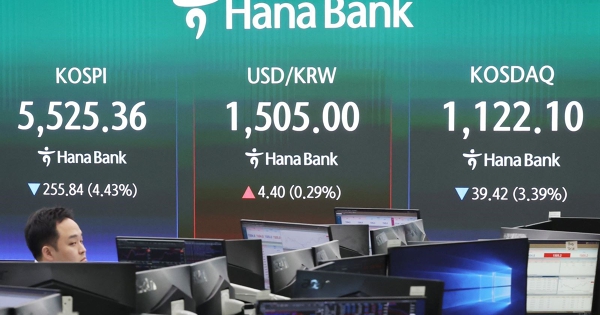 Nhà đầu tư nước ngoài bán ròng cổ phiếu Hàn Quốc tháng thứ 7 liên tiếp