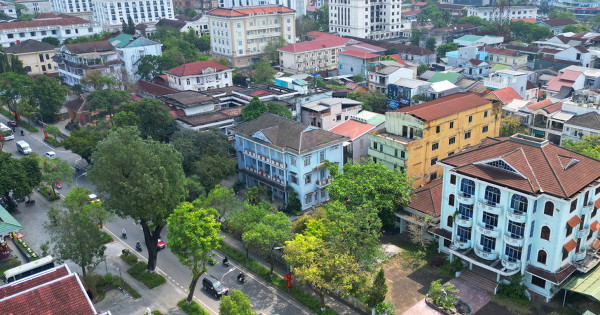Huế đấu giá các khu đất có trụ sở bỏ hoang ven sông Hương