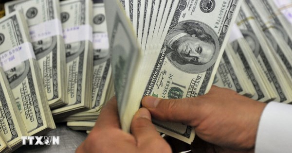 Đồng USD tăng mạnh sau tín hiệu cứng rắn từ Chủ tịch Fed
