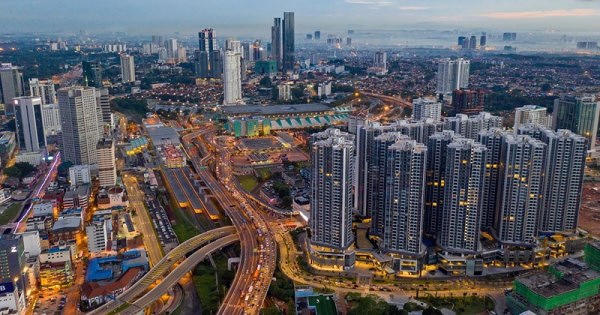 Việt Nam muốn phát triển quỹ hưu trí: Từ tiết kiệm gia đình thành nguồn cấp vốn dài hạn và kinh nghiệm từ Malaysia