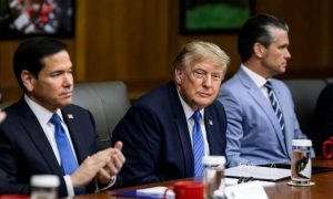 Tổng thống Trump bác tin Mỹ đang thiếu đạn dược
