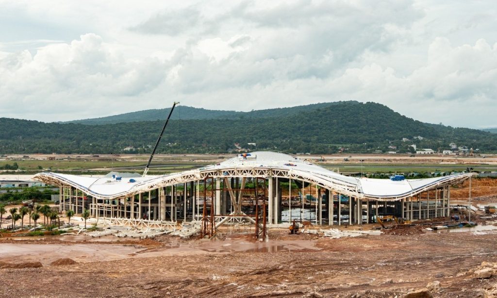 25 000 tấn thép dần định hình mái nhà ga T2 sân bay Phú Quốc