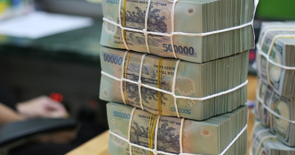 Ngân sách Nhà nước bội thu hơn 470.000 tỷ đồng, tăng 50.000 tỷ đồng so với tháng trước