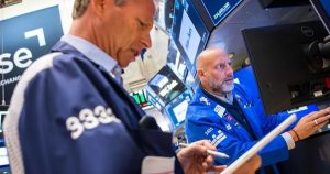 Dow Jones bay gần 300 điểm khi thỏa thuận ngừng bắn tại Trung Đông hết hạn