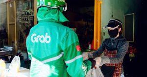 Chuyện mưu sinh phía sau mỗi cuốc xe Grab