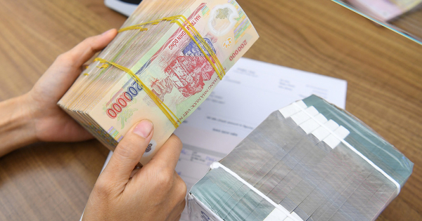 Hộ kinh doanh thu đến 10 tỷ đồng tạm nộp thuế ra sao?