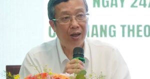 Thứ trưởng Hoàng Trung bị buộc thôi việc